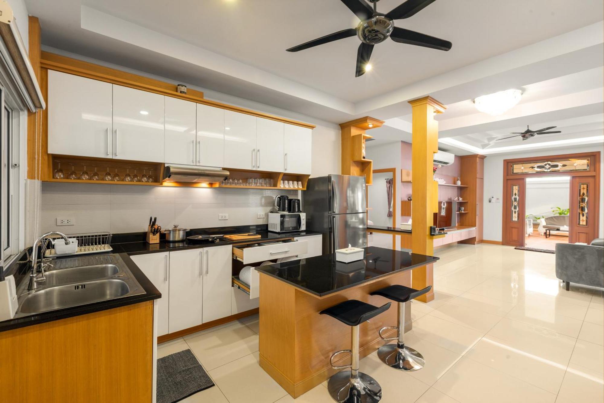 Pattaya Private Villa - Pool,Sauna,Snooker,Bbq Екстериор снимка